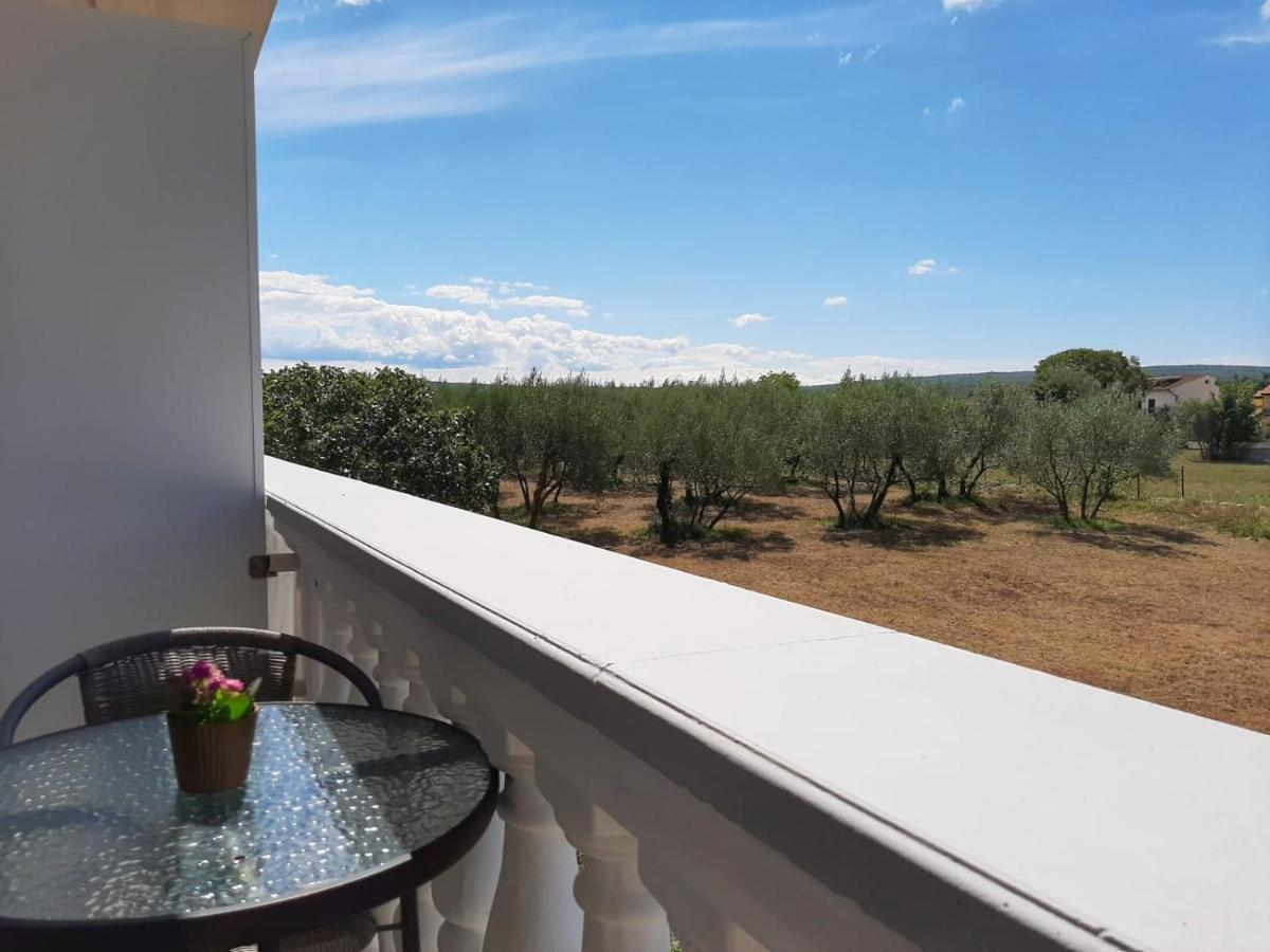 Pansion Katarina Bed & Breakfast Malinska Exterior foto