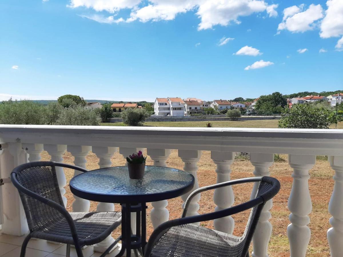 Pansion Katarina Bed & Breakfast Malinska Exterior foto